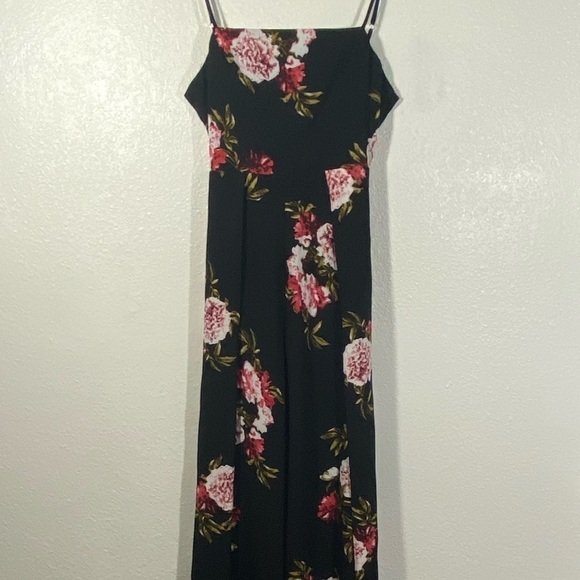 NWT L’atiste by any spaghetti strap floral jumpsuit with tie detail on back - Picture 1 of 5